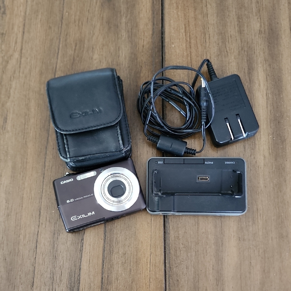 Casio Exilim 6mp EX-Z600 Digital Camara Kit